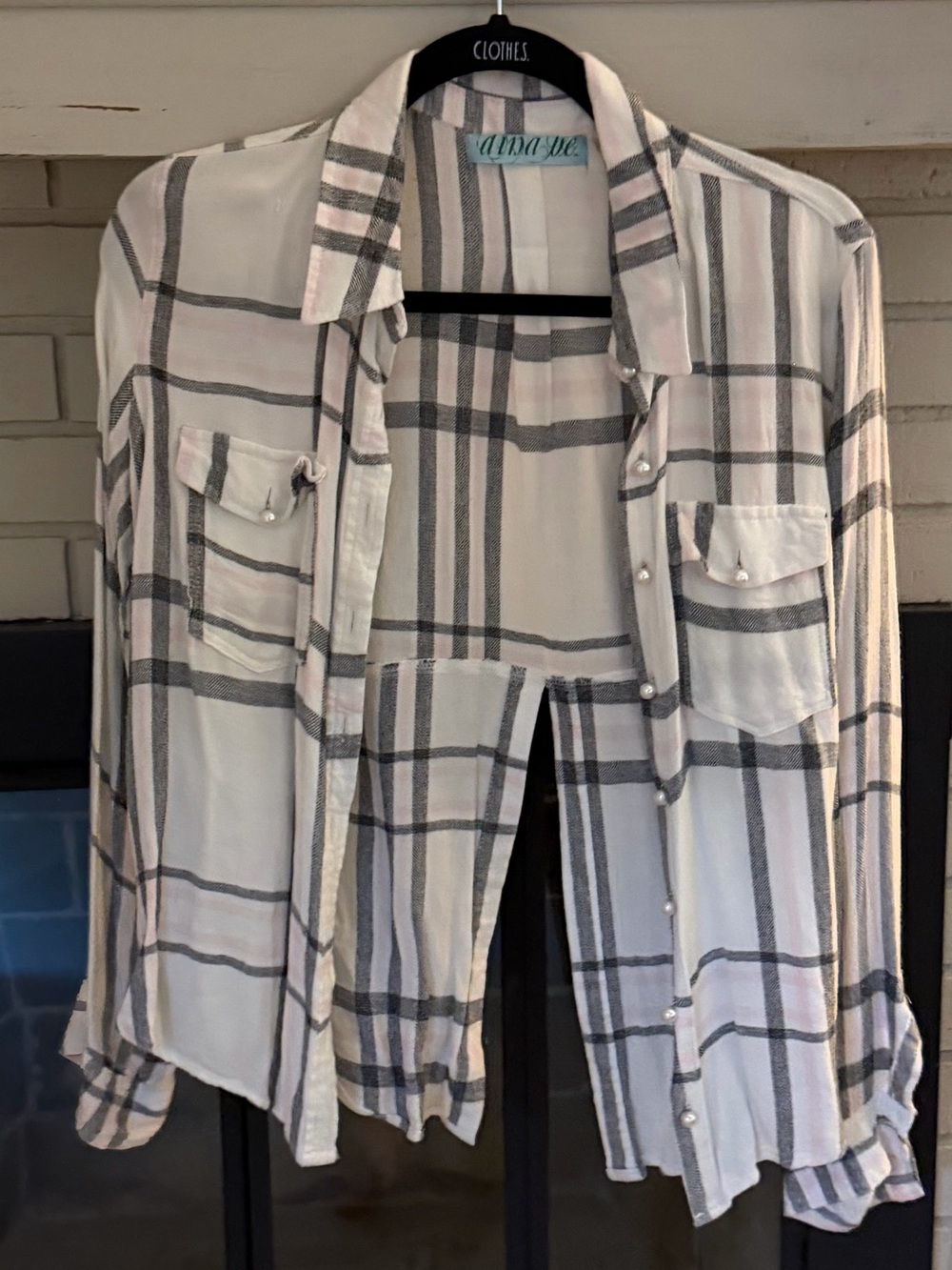 Lightweight White & Gray Plaid Button-Up Shirt Jacket